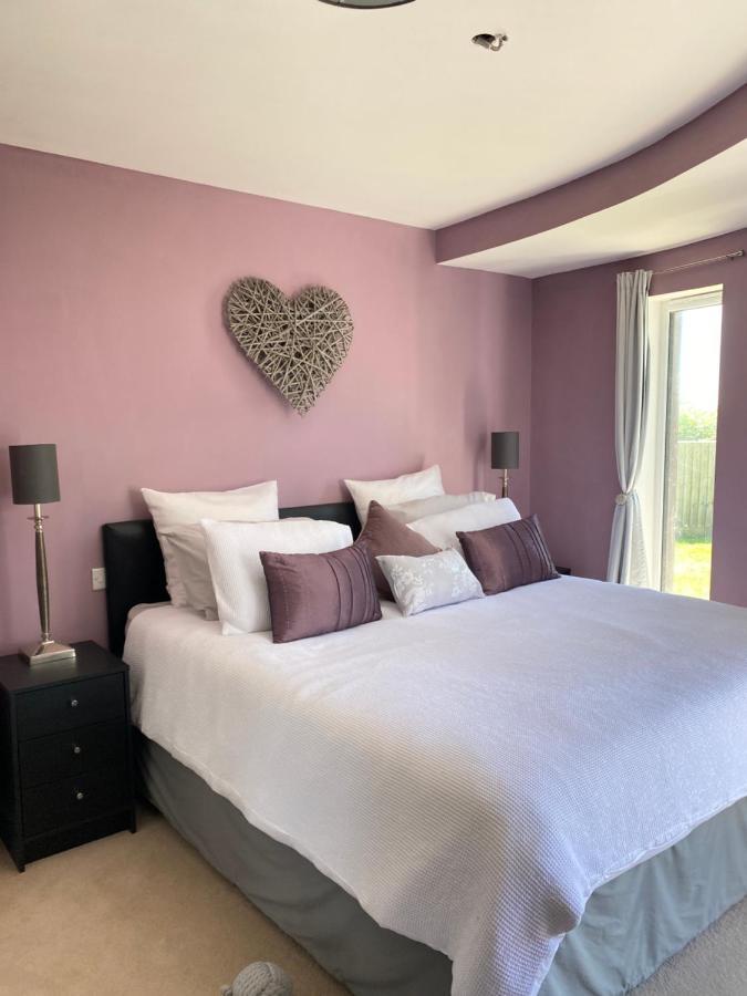 One Of The Best Properties In Lyme! Breathtaking Views Across The Whole Bay. 3 Stories With 2 Tier Veranda Around The Property. Sleeps 6 Lyme Regis Buitenkant foto