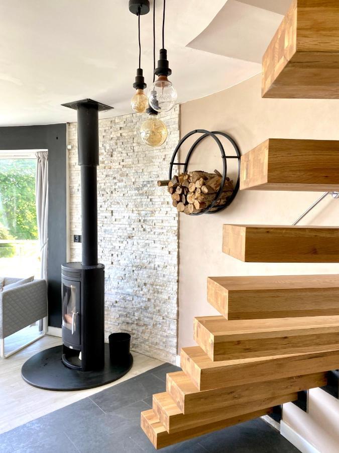 One Of The Best Properties In Lyme! Breathtaking Views Across The Whole Bay. 3 Stories With 2 Tier Veranda Around The Property. Sleeps 6 Lyme Regis Buitenkant foto