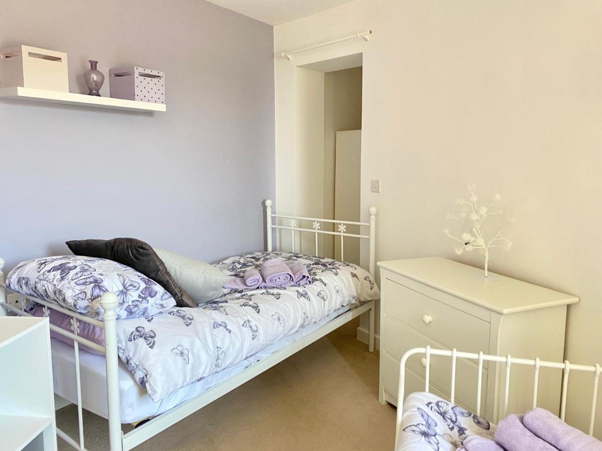 One Of The Best Properties In Lyme! Breathtaking Views Across The Whole Bay. 3 Stories With 2 Tier Veranda Around The Property. Sleeps 6 Lyme Regis Buitenkant foto